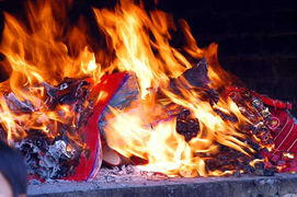 Chủ tịch Hà Nội yêu cầu hạn chế đốt vàng mã